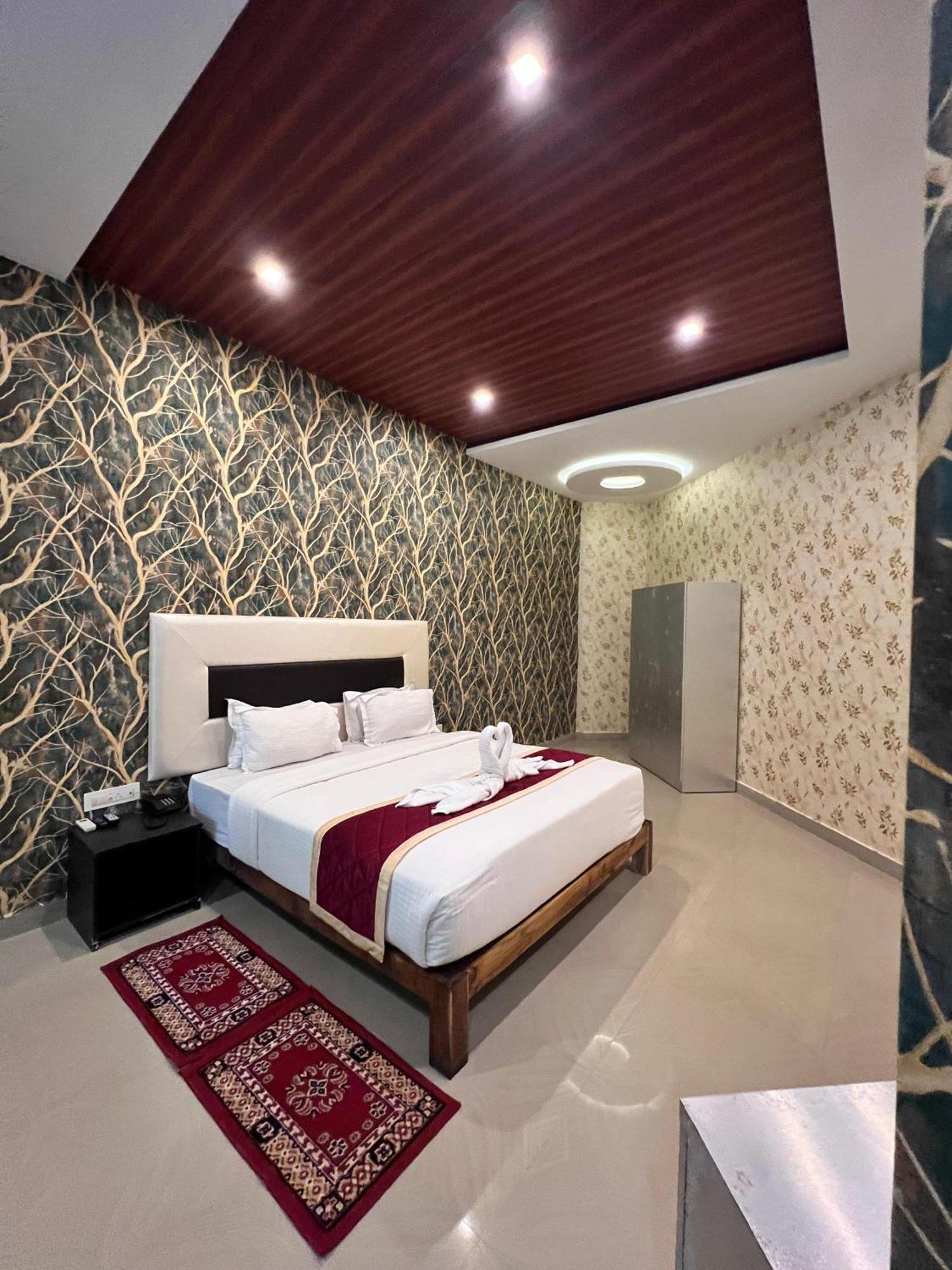 Plumeria Resort Кушалнагар Экстерьер фото